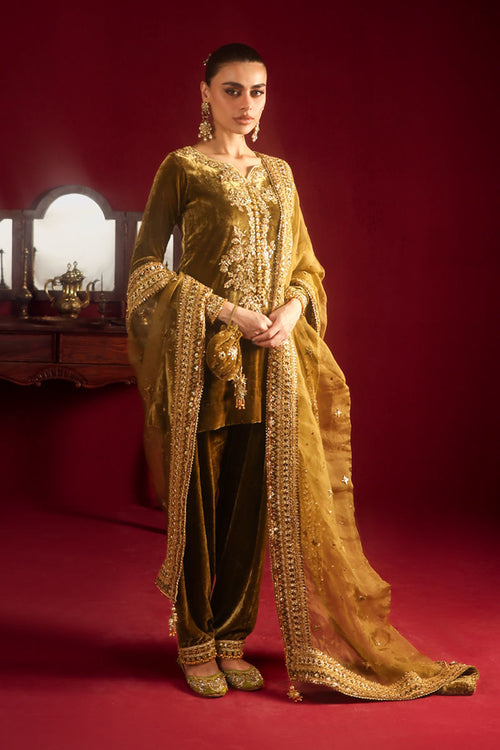 ladies mehndi dress 620 Mehndi dress ideas