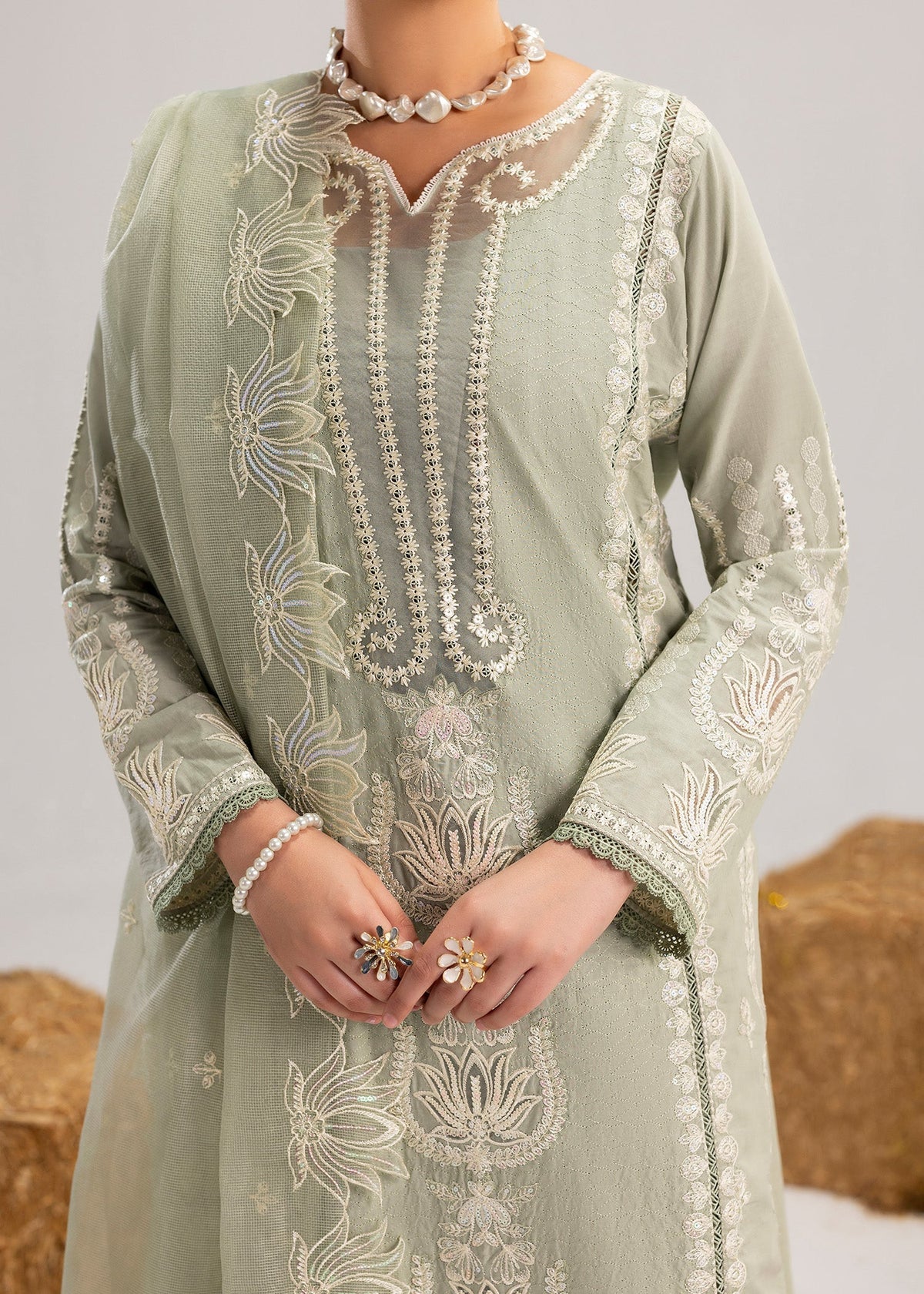 2633A Embroidered 3 Piece