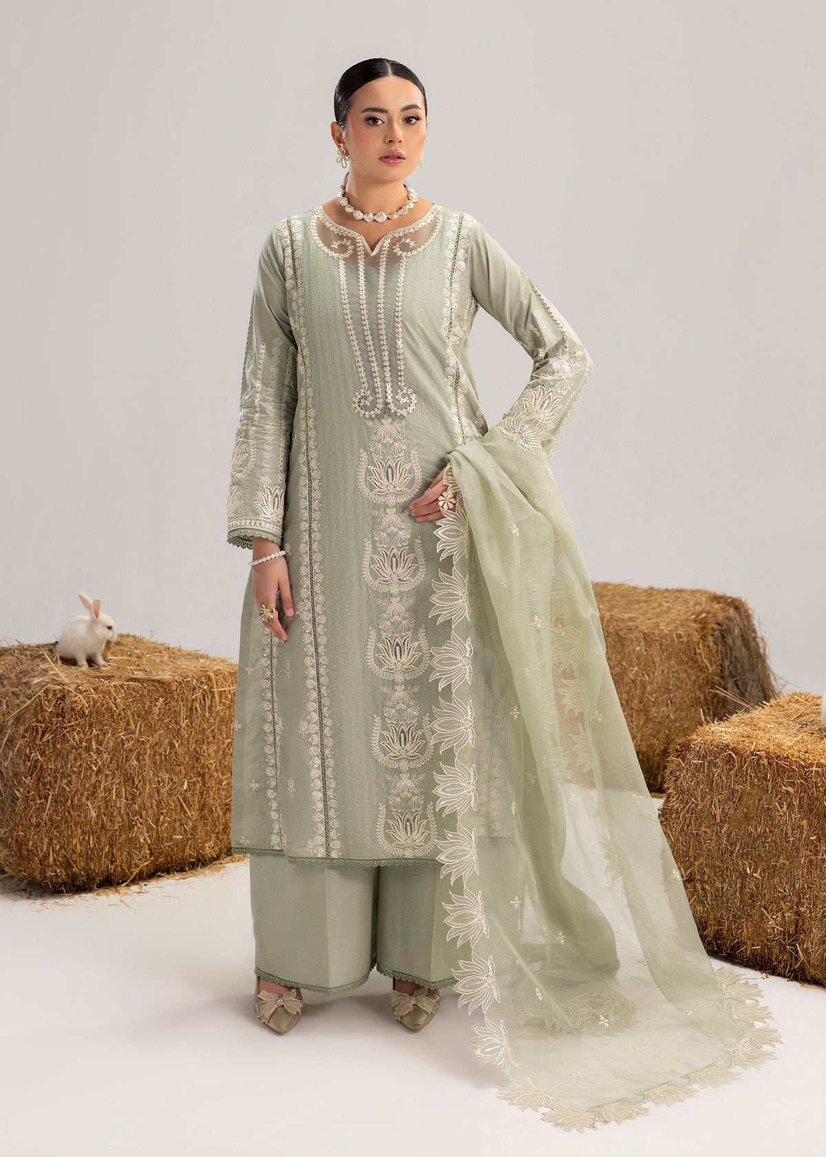 2633A Embroidered 3 Piece