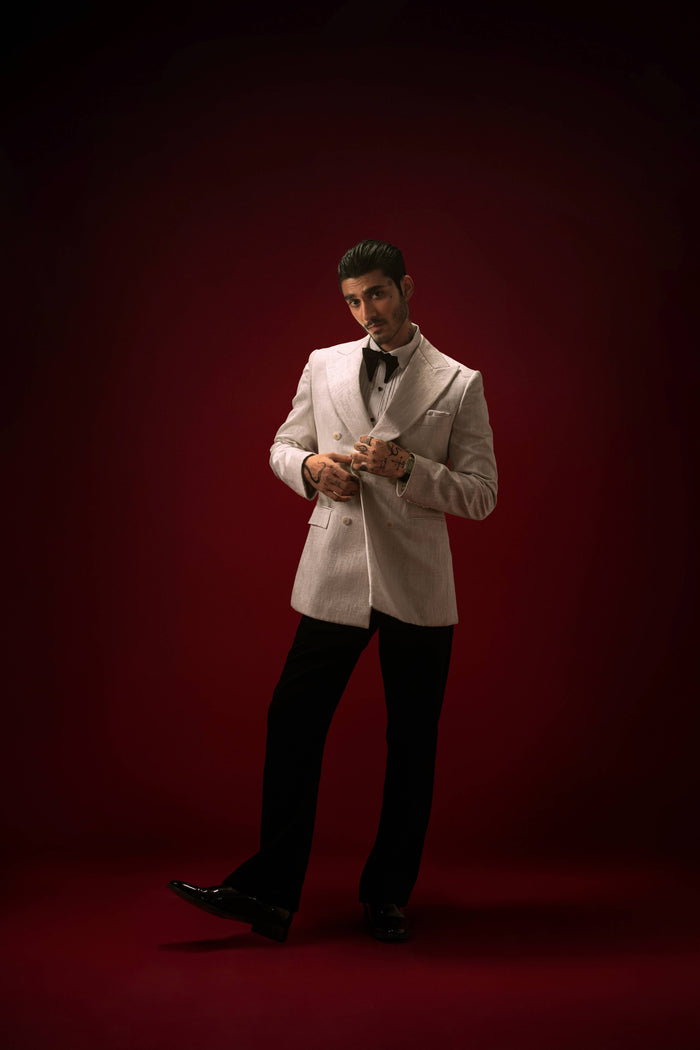 Lucent – the White Self Tuxedo
