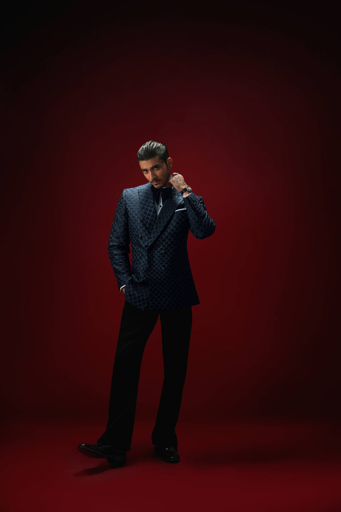 Midnight Mosaic – Textured Navy Blue Tuxedo
