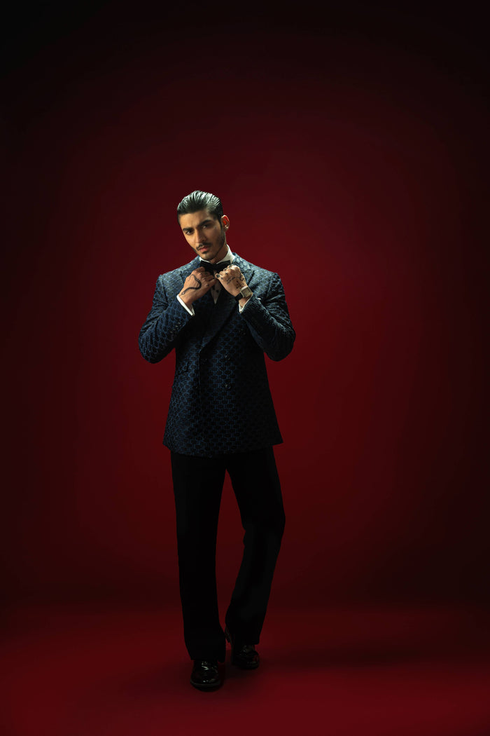 Midnight Mosaic – Textured Navy Blue Tuxedo