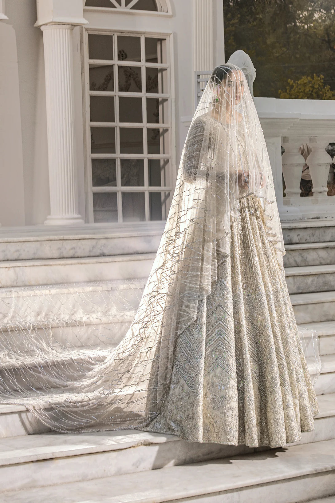 Pakistani wedding dress Pearl white long tail Veil – UY Collection