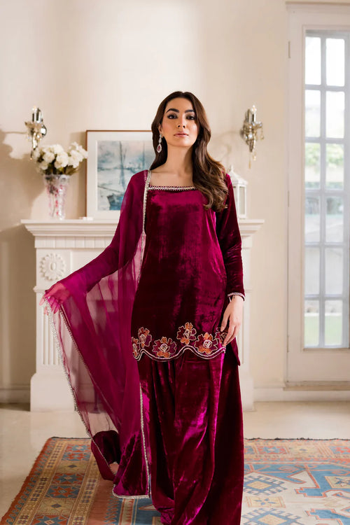 Shop Elegant Mayon Dresses  Traditional & Stylish Wedding Wear  UY  Collection