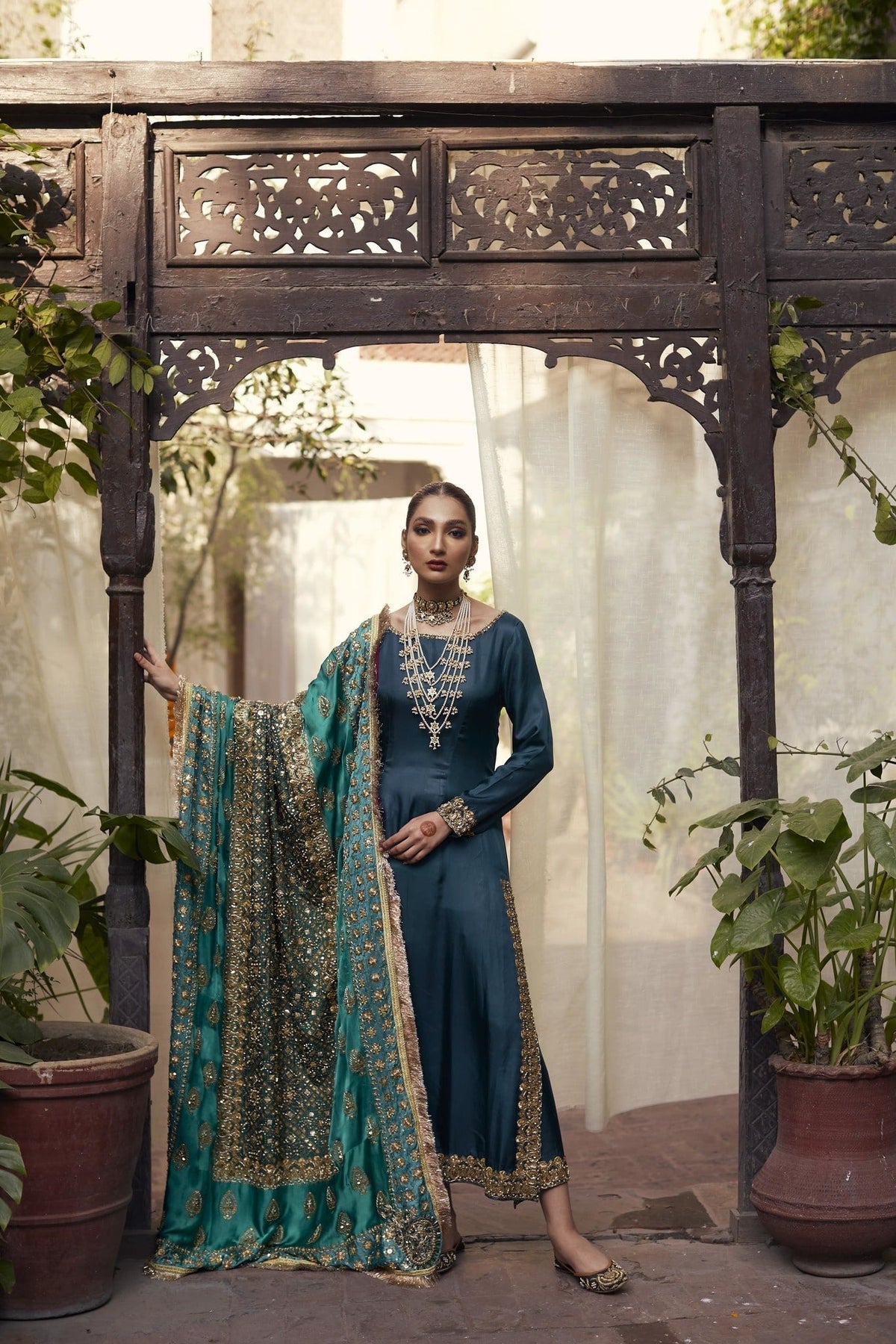 Dastaan Bridal Shawl