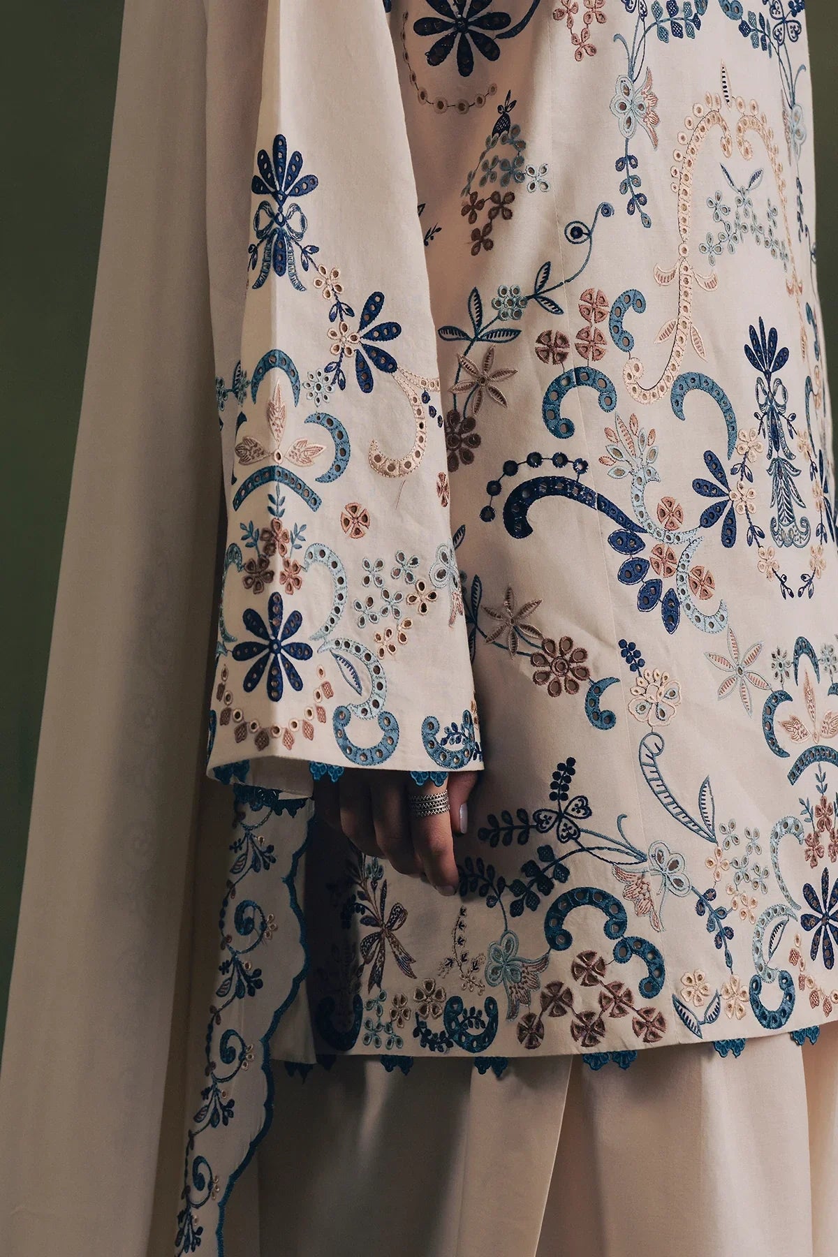 Amara - 3 Piece Cambric RTW
