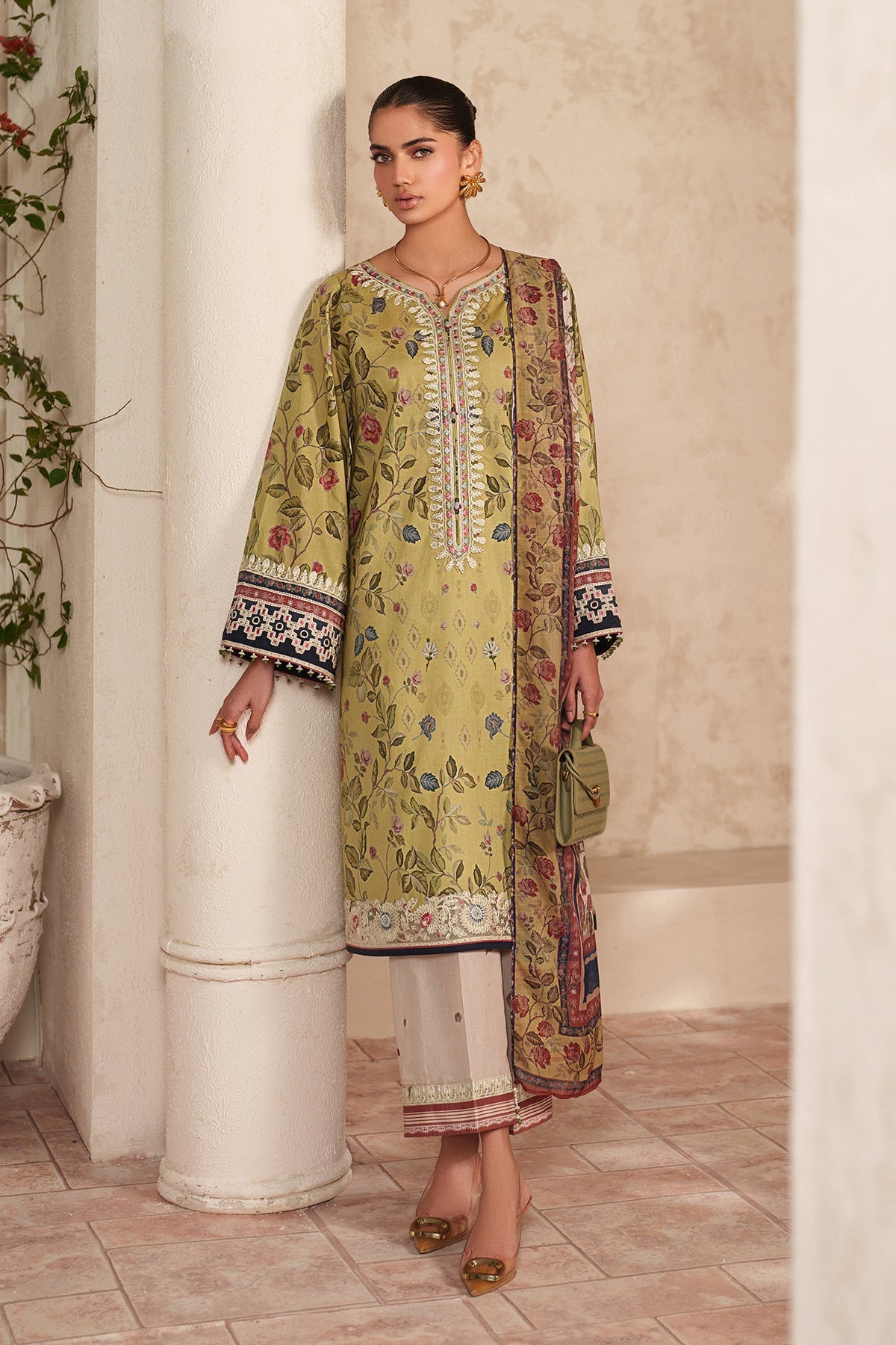 Embroidered Lawn UF-4414 - Baroque