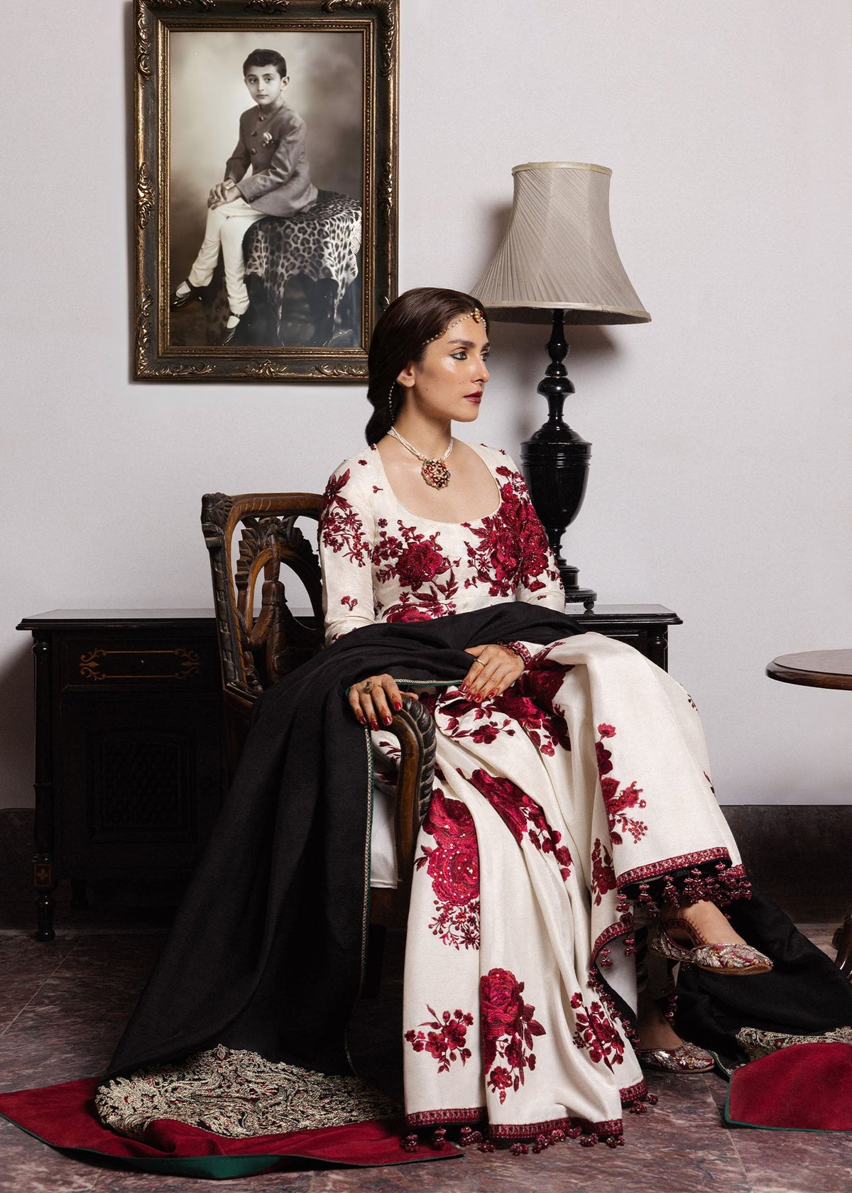 Hussain Rehar Gulnar embroidery detail