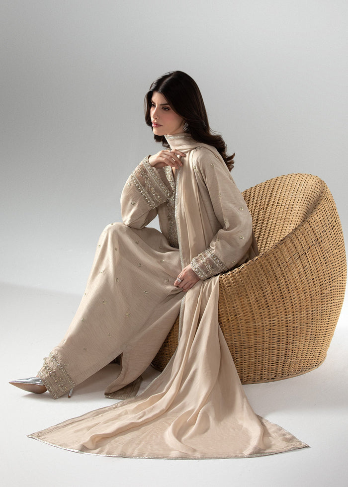 2660A Embroidered 3 Piece