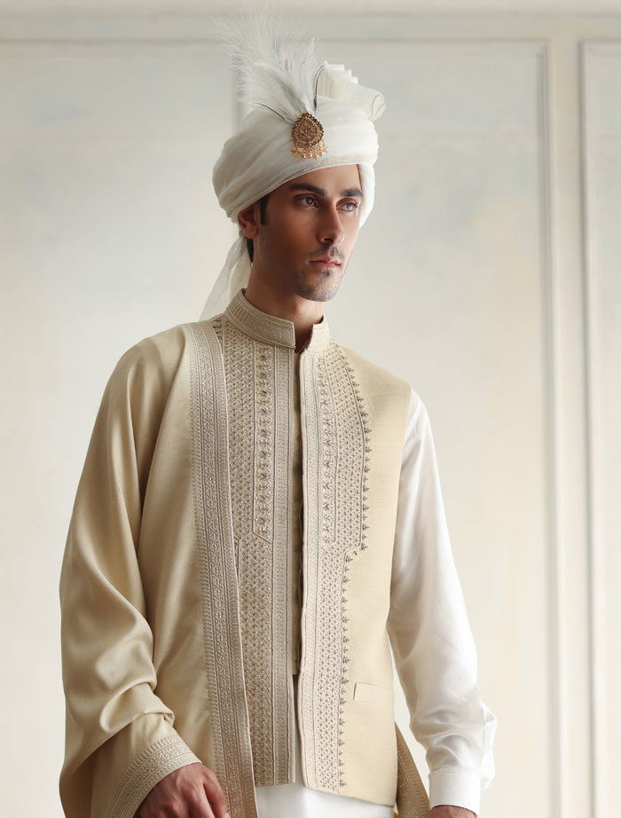 Off-White Turban with Brouch