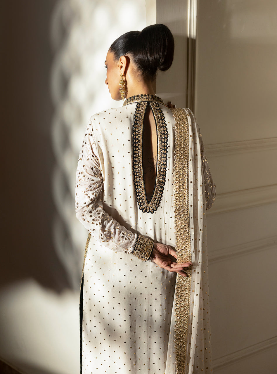 Ivoria - Zainab Chottani Kehkashan 26