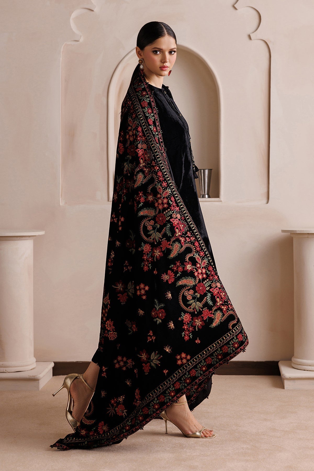 Embroidered Velvet Shawl VS-67