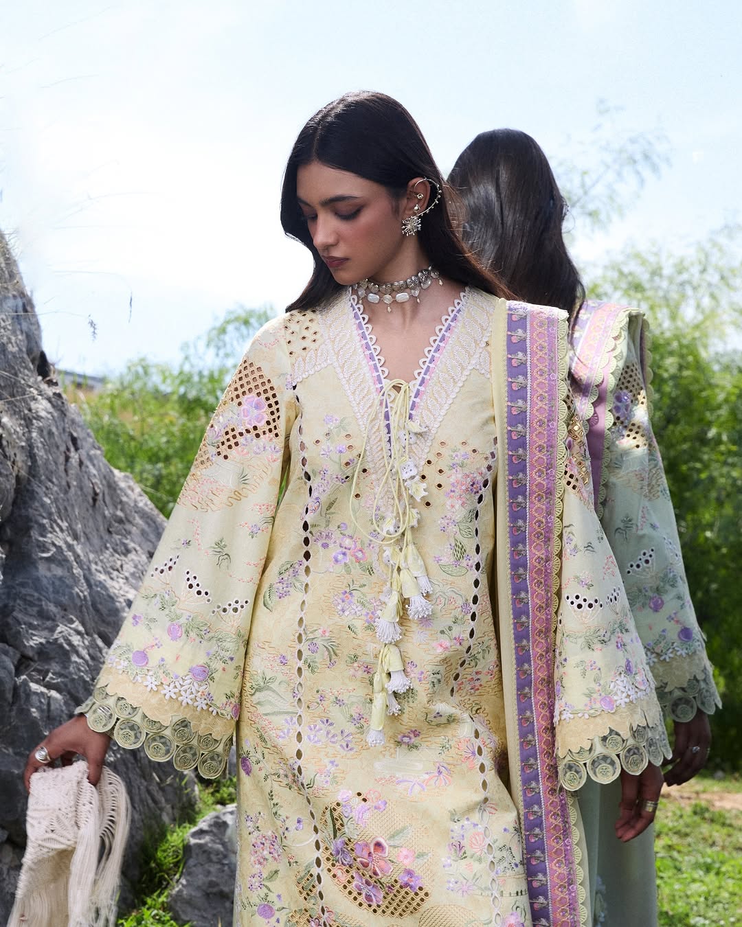 Telya – Suffuse Embroidered Lawn 3-Piece Suit with Chiffon Dupatta | Sana Yasir
