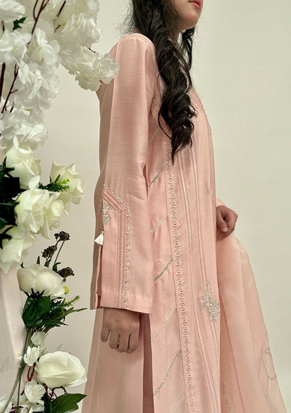 Annie With Pants And Dupatta