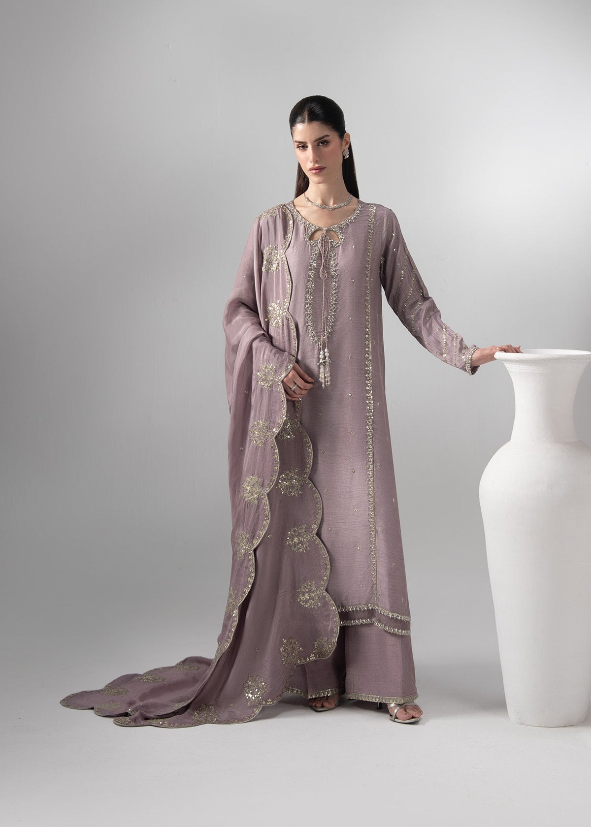 2657B Embroidered 3 Piece