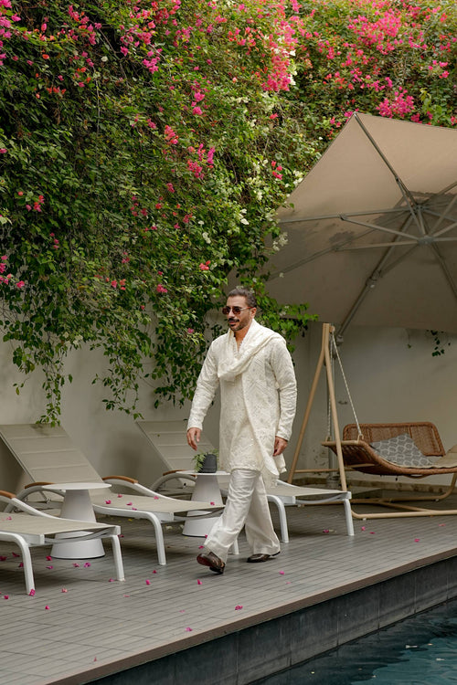 NAQOOSH – OFF WHITE KURTA PAJAMA