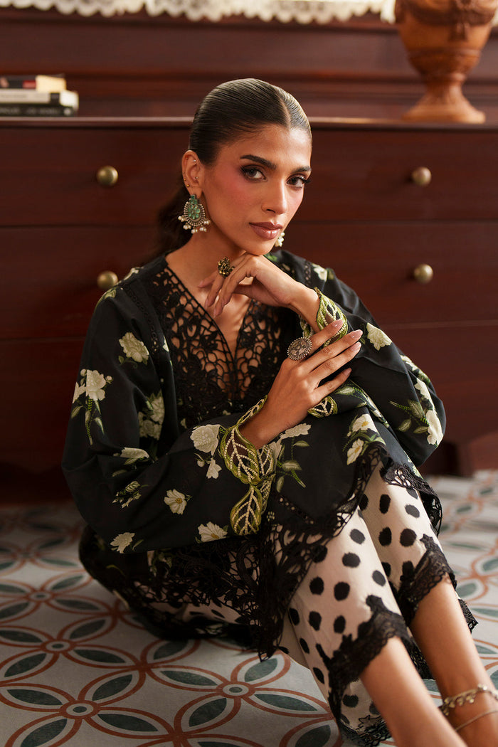 EMBROIDERED SUIT