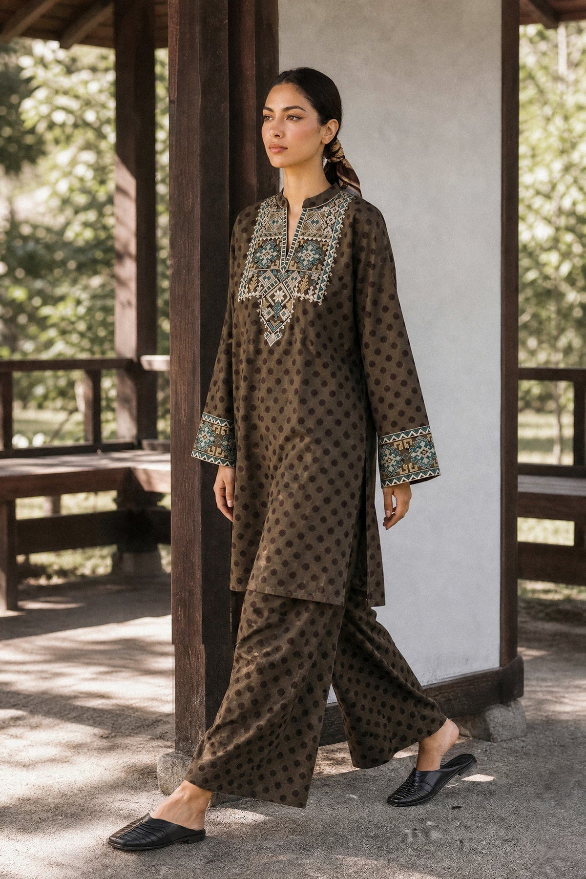 Embroidered 2 Piece Suit E9327