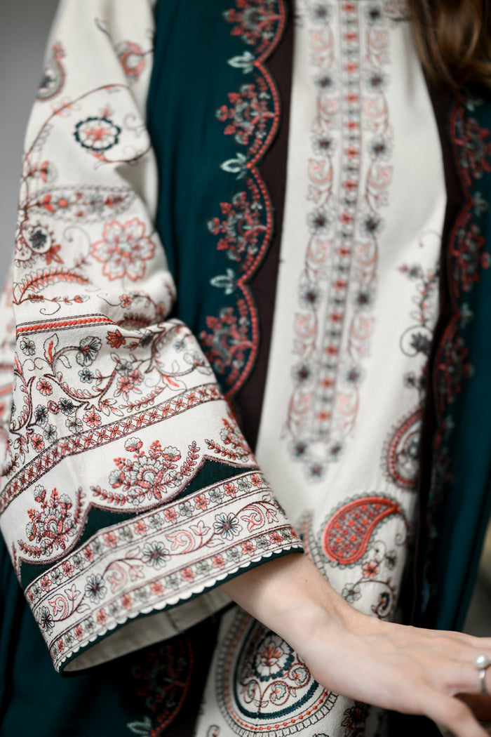 Elara – Ivory Embroidered Karandi 3-Piece Suit