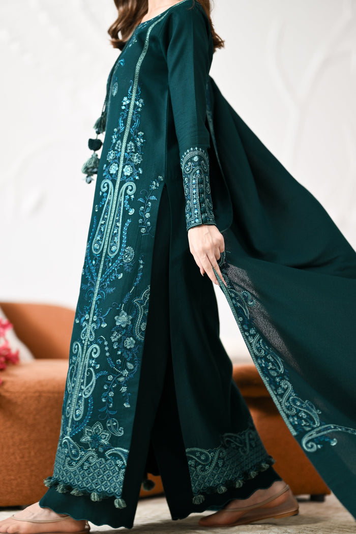 Lyra – Deep Emerald Embroidered Karandi 3-Piece Suit