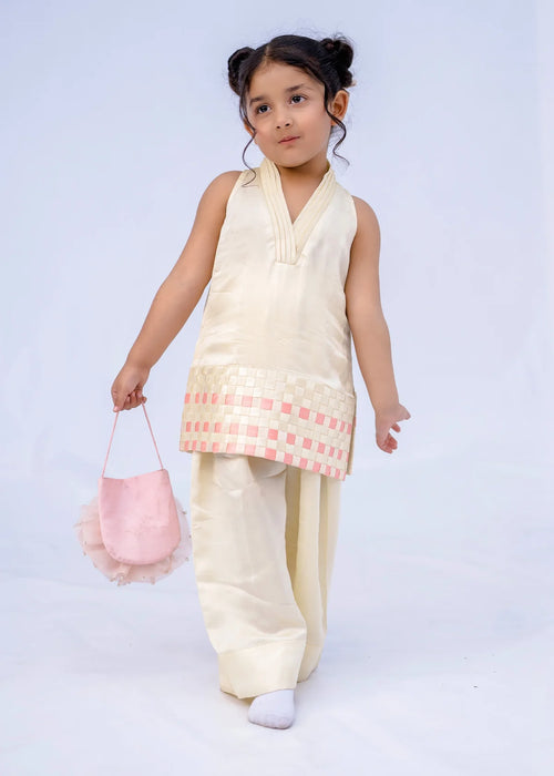 Mother-Daughter Dresses 2025  Matching Eid & Wedding Outfits  UY  Collection