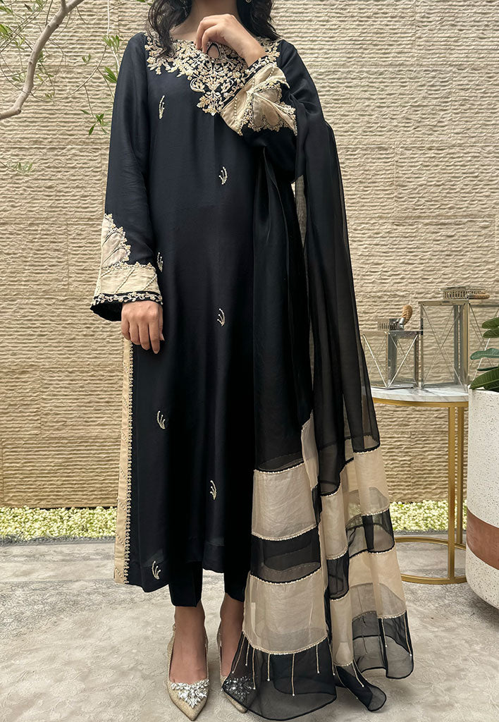 Tanaya with Dupatta