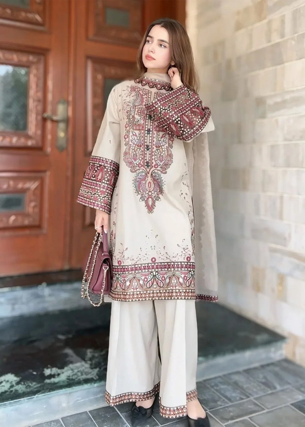 2519 Embroidered 3 Piece