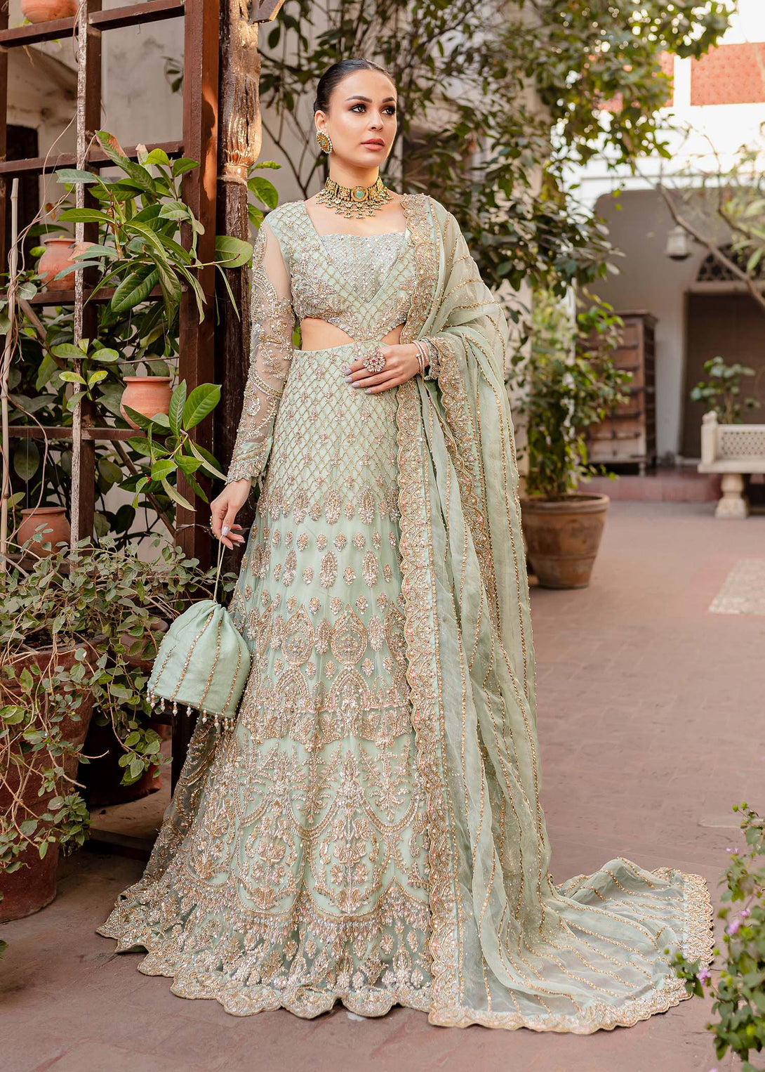 Pakistani Bridal Dress in Gown and Dupatta Style UY Collection Pakistani Bridal Dress in Gown and Dupatta Style UY Collection