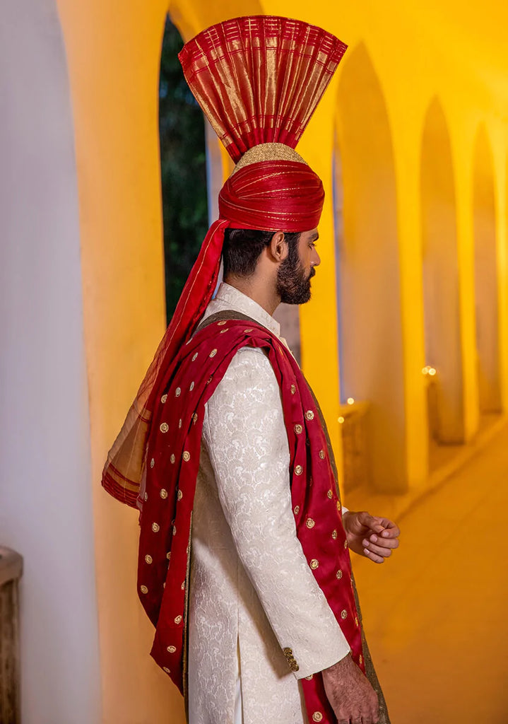 Royal Marathi Grooms That Aced The Peshwai Wedding Look | Groom wedding  looks, Wedding dresses men indian, Couple wedding dress